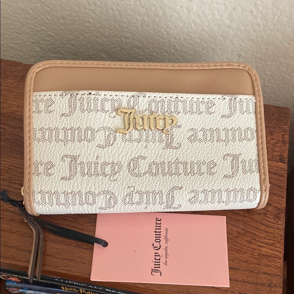 NWTs Juicy Couture Tan and White Logo Wallet